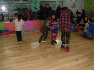 啟樂園圣誕節(jié)慶?；顒?/></div>
        <div   id=
